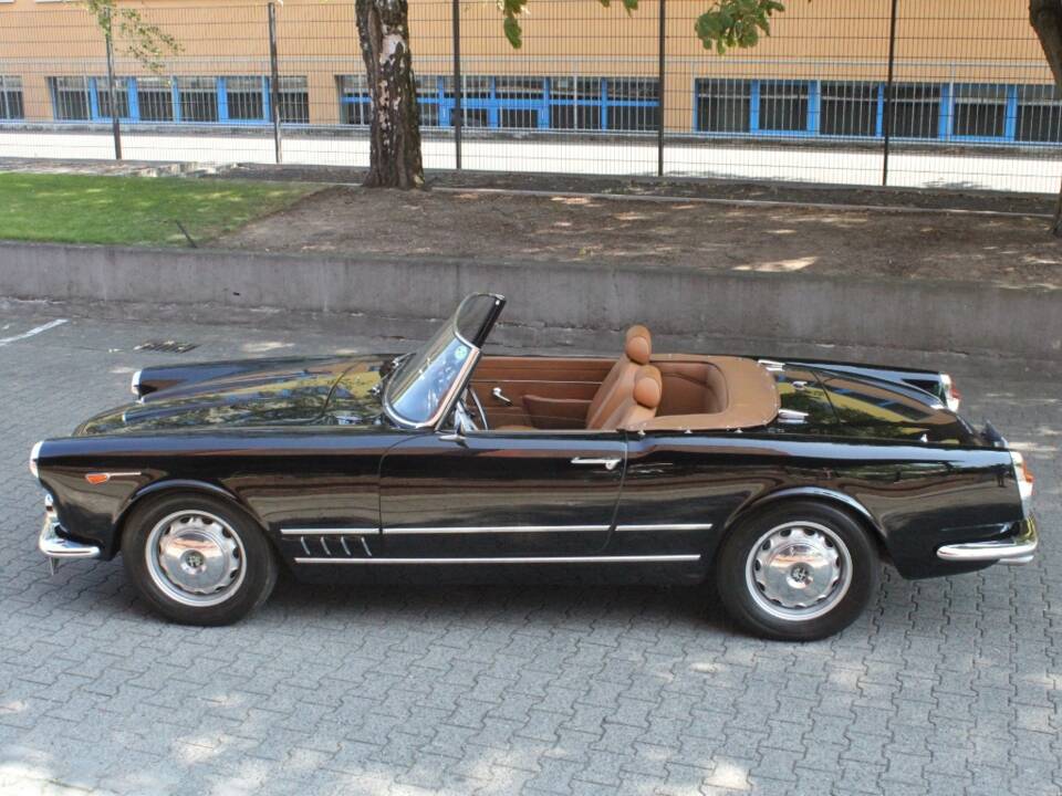 Imagen 3/20 de Alfa Romeo 2000 Spider (1960)