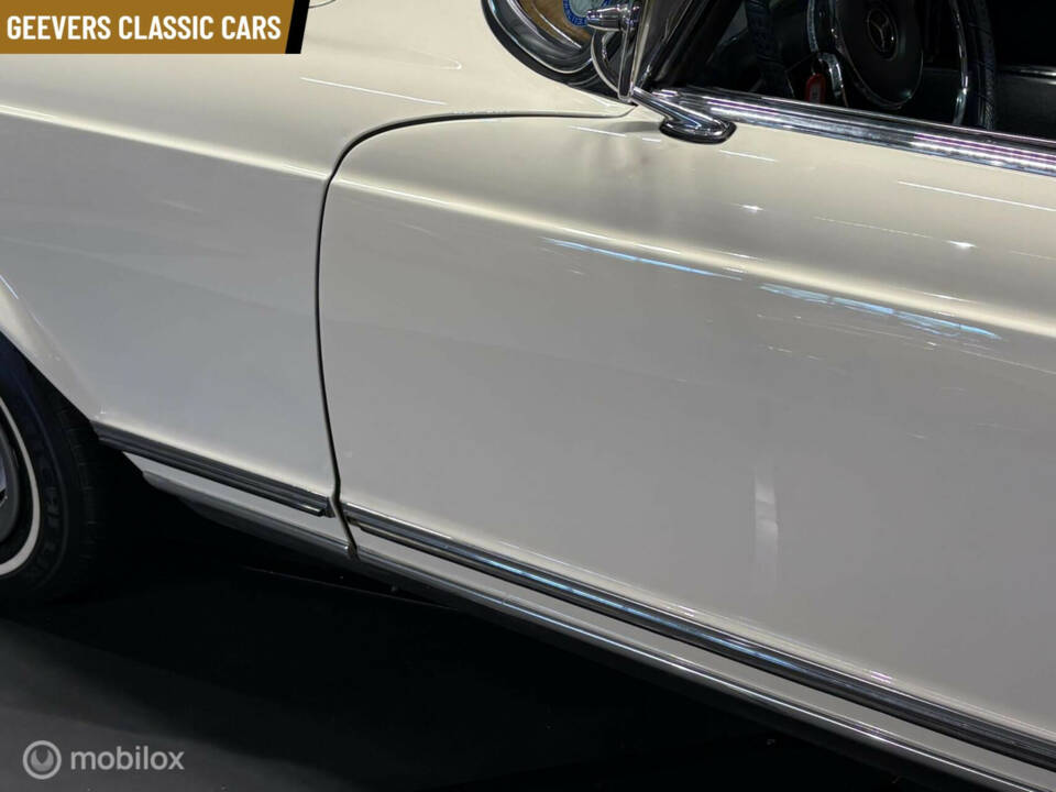 Immagine 43/50 di Mercedes-Benz 230 SL (1965)