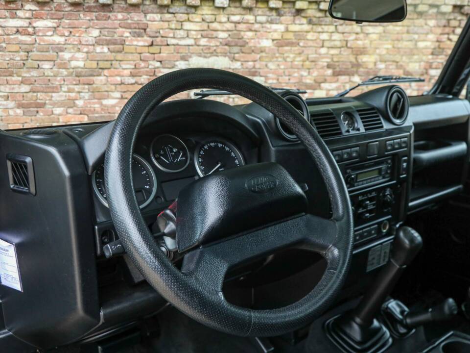 Obraz 15/50 pojazdu Land Rover Defender 90 (2013)