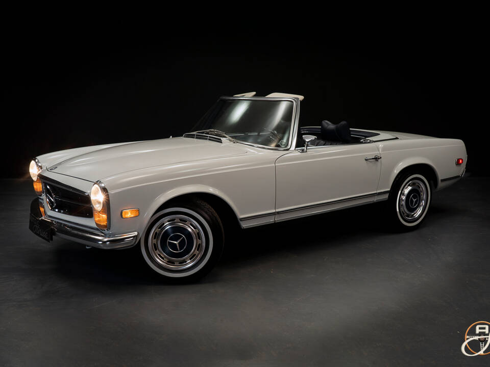 Image 1/23 of Mercedes-Benz 280 SL (1968)