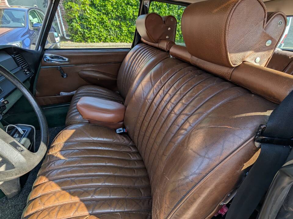 Image 8/25 of Citroën DS 23 Pallas (1975)