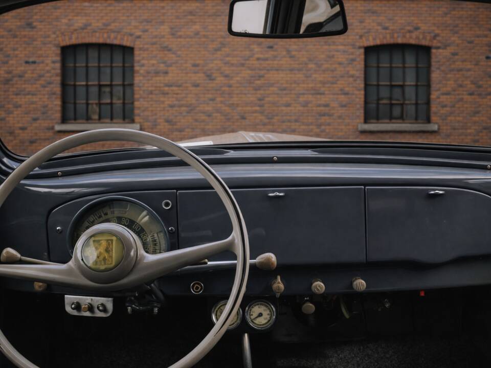 Image 21/28 de Peugeot 203 Familiale (1953)