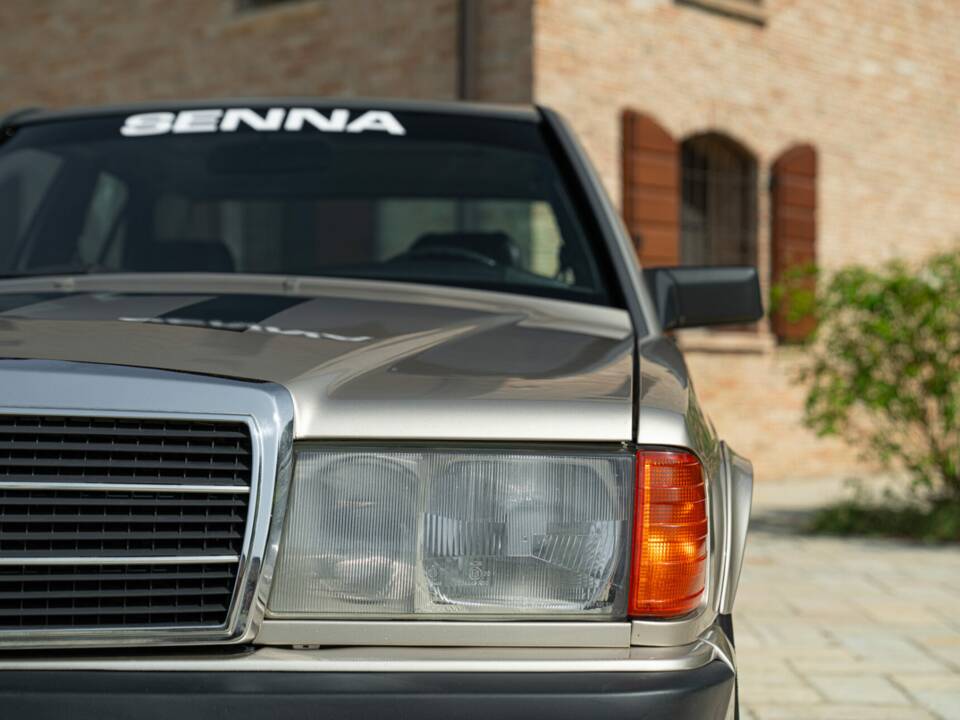 Image 12/50 of Mercedes-Benz 190 E 2.3-16 (1985)