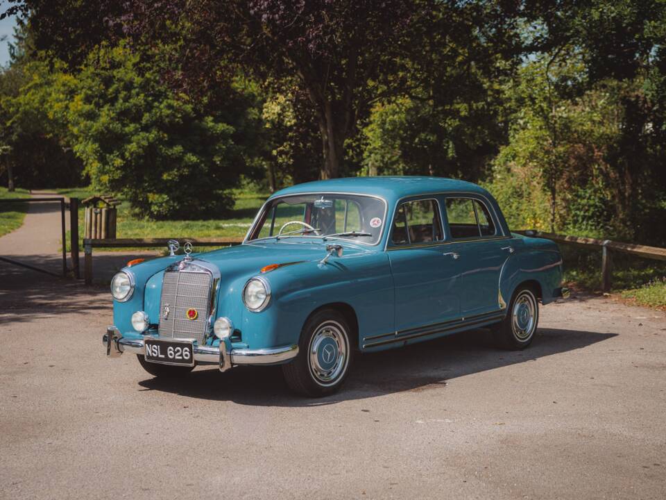 Image 22/50 of Mercedes-Benz 220 a (1956)