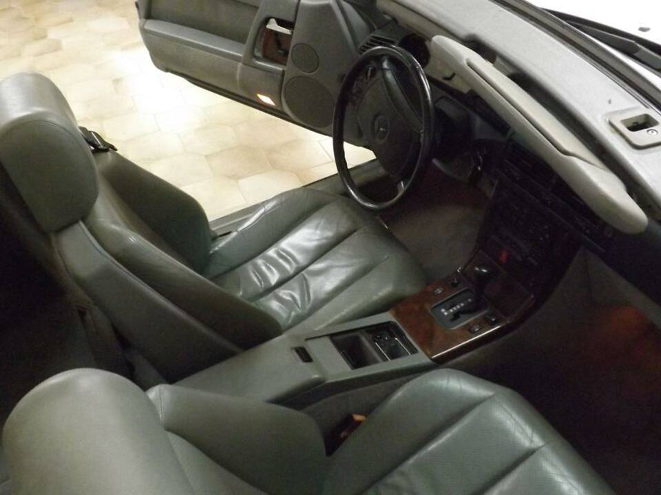 Image 14/50 de Mercedes-Benz 300 SL-24 (1989)