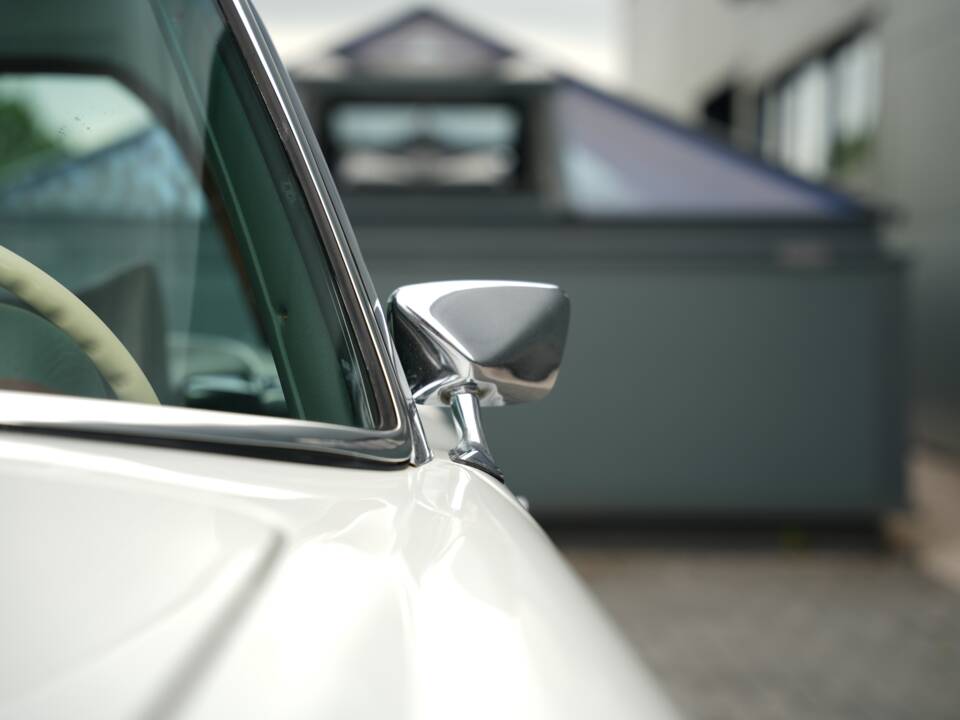 Image 38/50 de Mercedes-Benz 280 SL (1968)
