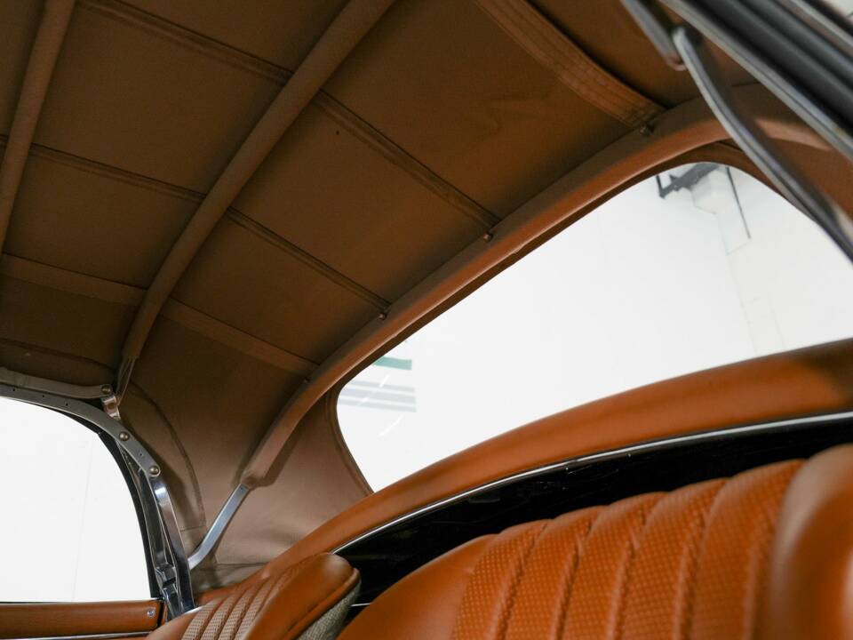 Immagine 15/48 di Mercedes-Benz 300 SL Roadster (1959)
