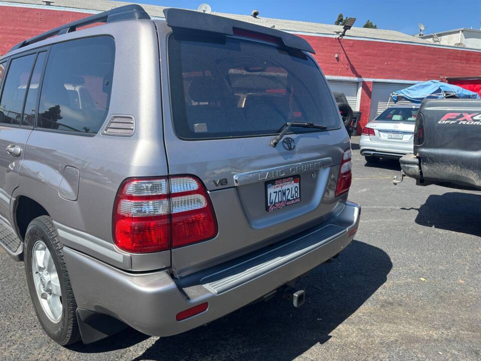 Image 9/28 of Toyota Land Cruiser J 100 V8 (2002)