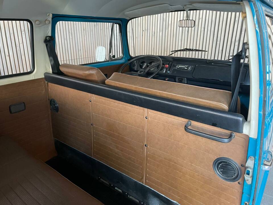 Immagine 35/47 di Volkswagen T2b Kleinbus (1977)