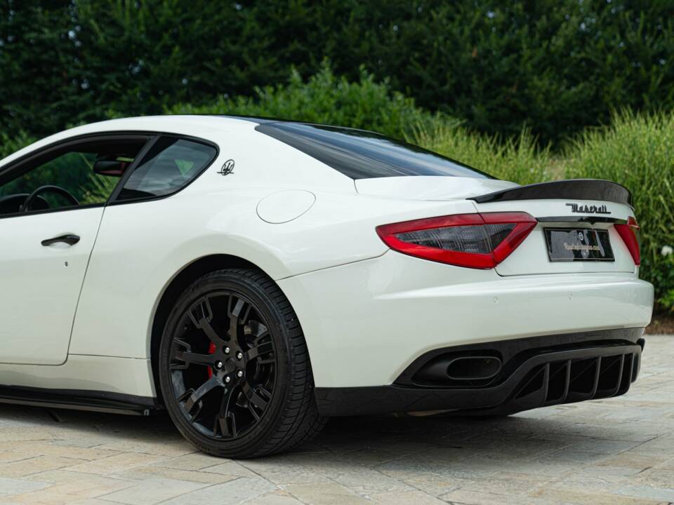 Bild 18/50 von Maserati GranTurismo 4.2 (2008)