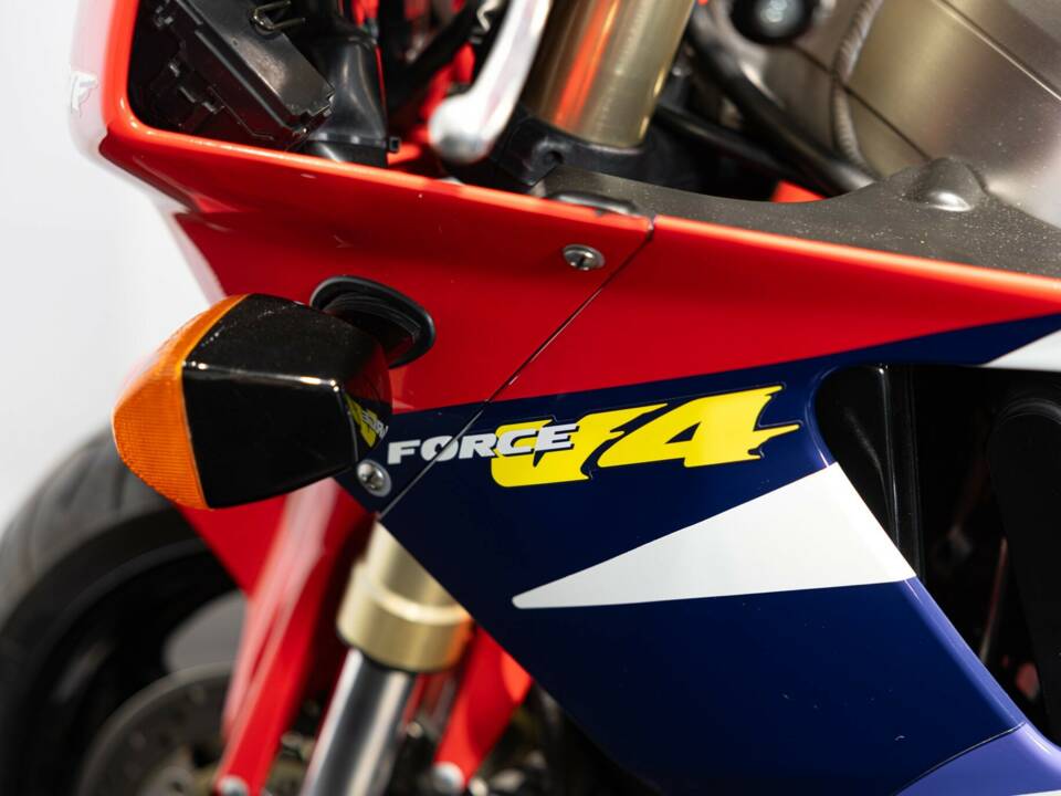 Image 27/42 de Honda RVF 750 (1994)