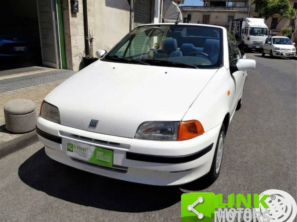 Immagine 2/10 di FIAT Punto 85 16V (1999)