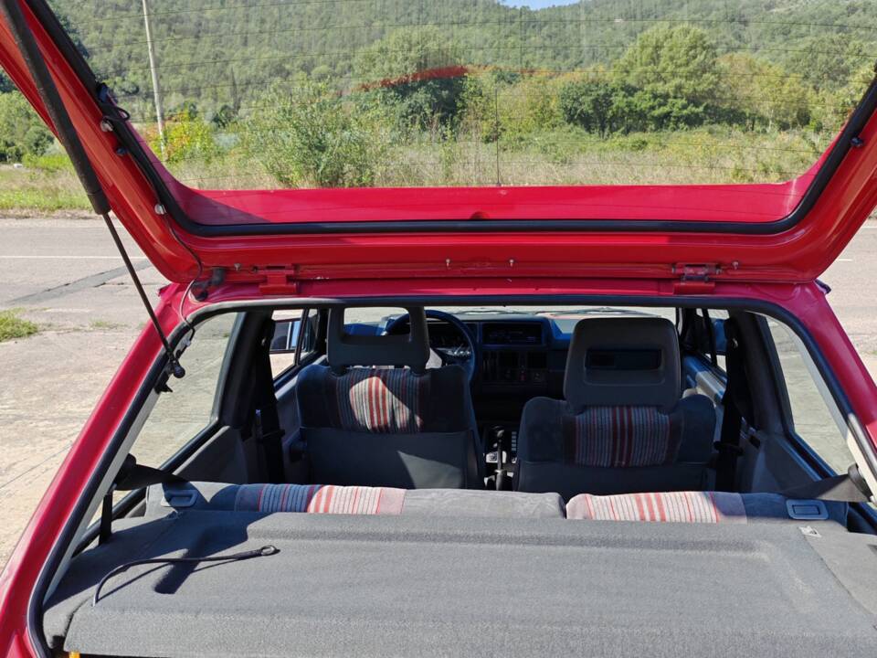 Bild 34/36 von Opel Corsa 1.6 GSi (1989)
