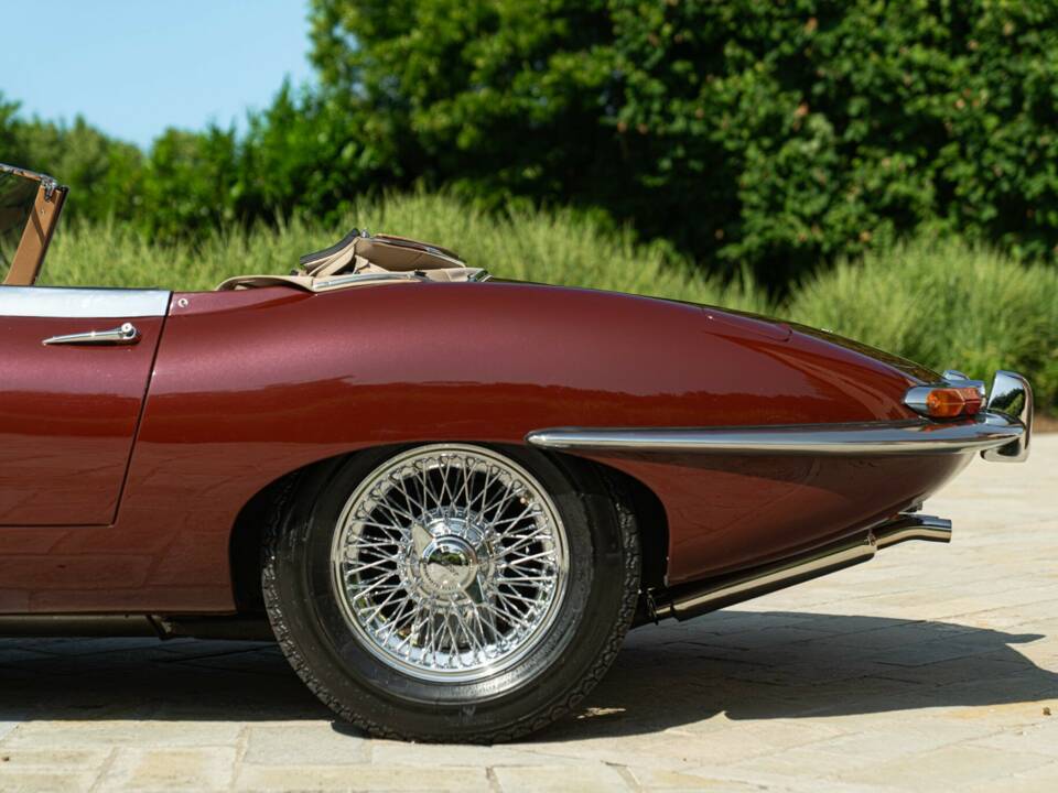 Image 39/50 de Jaguar E-Type 3.8 (1964)