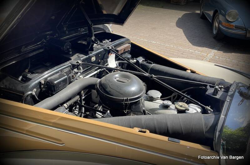 Image 21/38 of Mercedes-Benz 220 Cabriolet A (1954)
