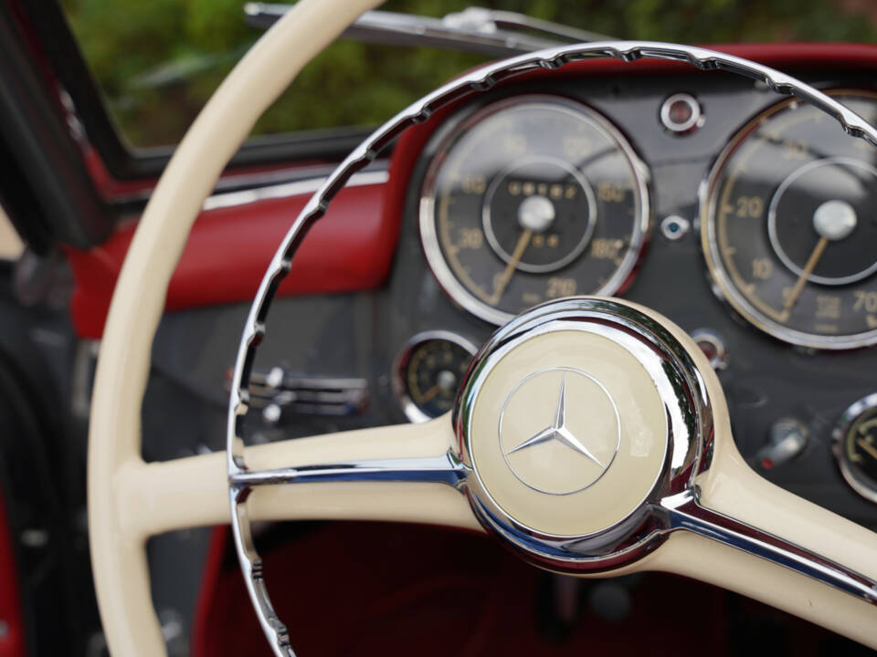 Image 22/50 of Mercedes-Benz 190 SL (1957)