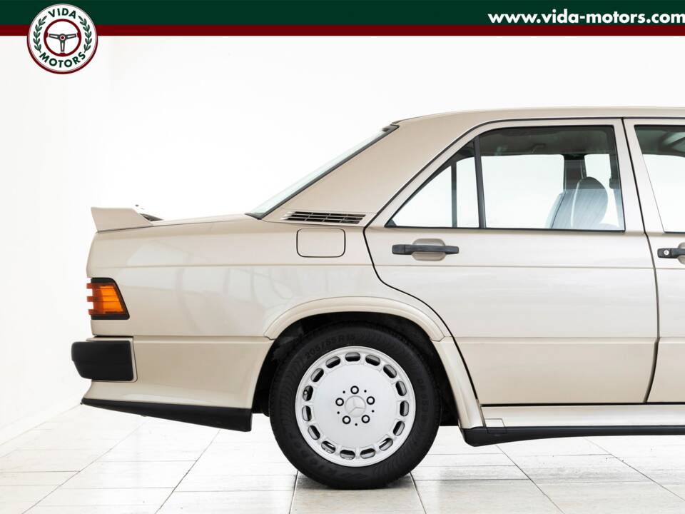 Bild 2/15 von Mercedes-Benz 190 E 2.3-16V (1988)