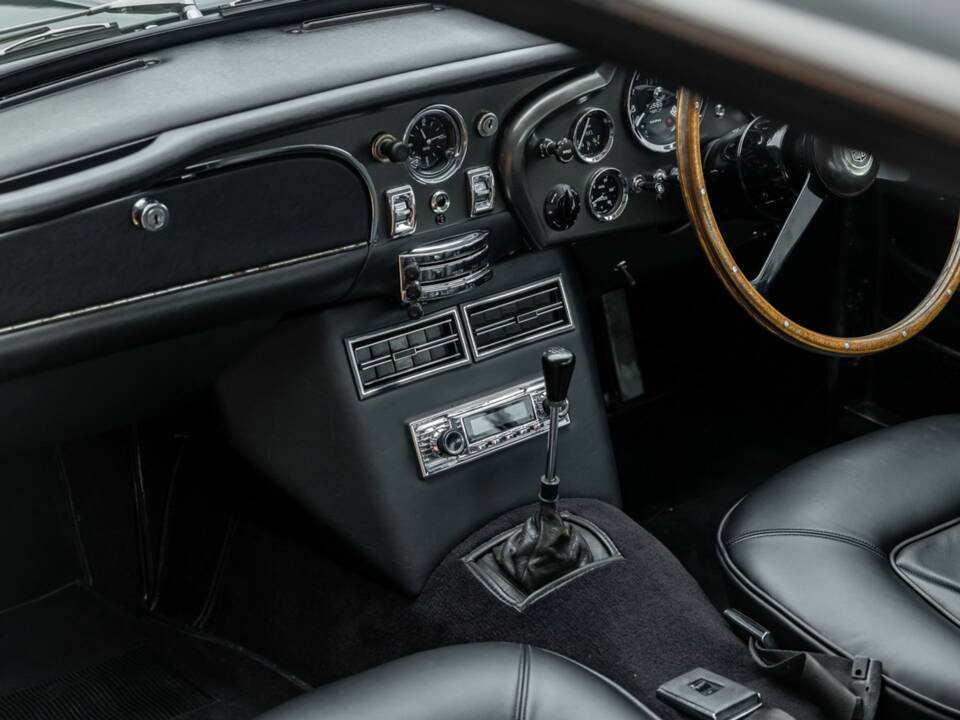 Afbeelding 7/50 van Aston Martin DB 6 (1967)