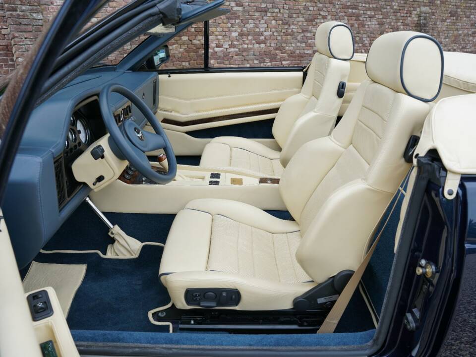Bild 42/50 von Aston Martin V8 Zagato Vantage Volante (1990)