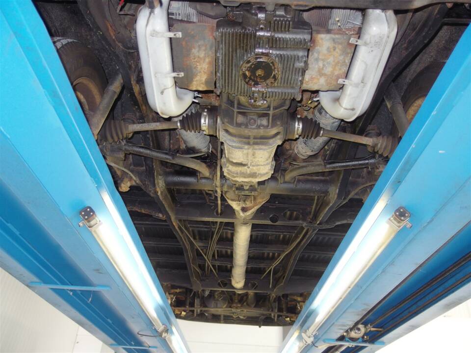 Bild 82/99 von Volkswagen T2b Kastenwagen (1977)