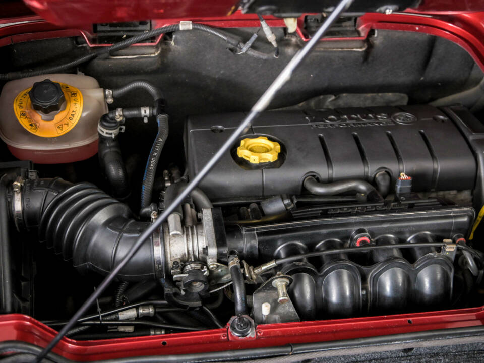 Image 37/50 of Lotus Elise (2003)