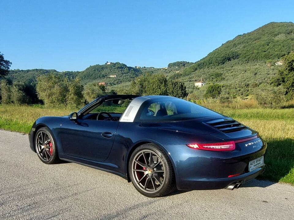 Image 2/11 of Porsche 911 Targa 4S (2014)