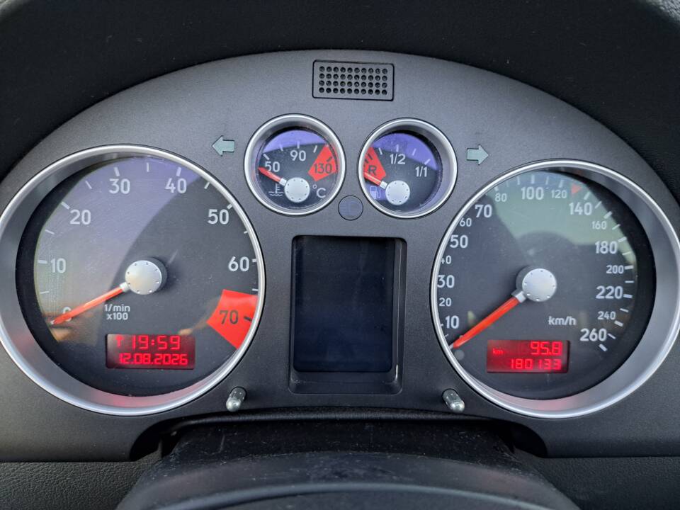 Bild 32/41 von Audi TT 1.8 T (2002)