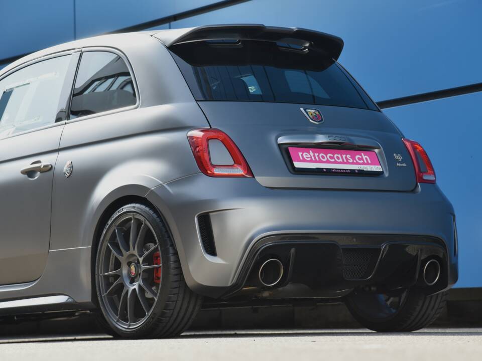 Image 7/21 of Abarth 695 Biposto (2016)
