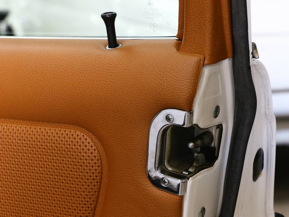 Bild 14/25 von Mercedes-Benz 280 E (1977)