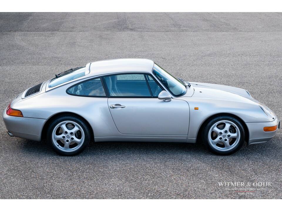 Image 3/26 of Porsche 911 Carrera (1997)