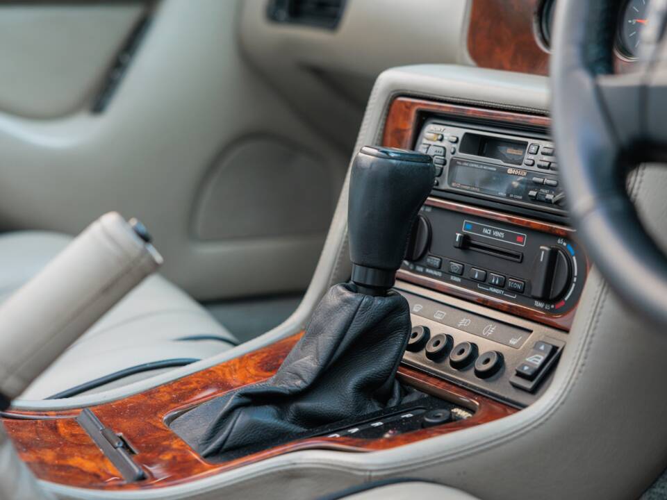 Imagen 46/50 de Aston Martin Virage Volante (1994)
