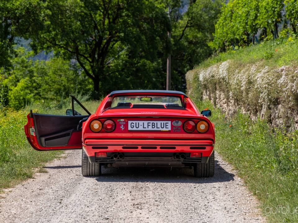 Image 36/73 of Ferrari 208 GTS Turbo (1989)