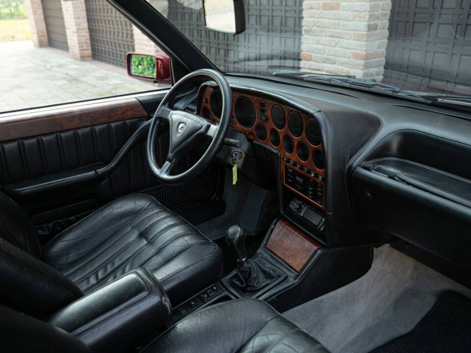 Imagen 25/50 de Lancia Thema 8.32 (1989)