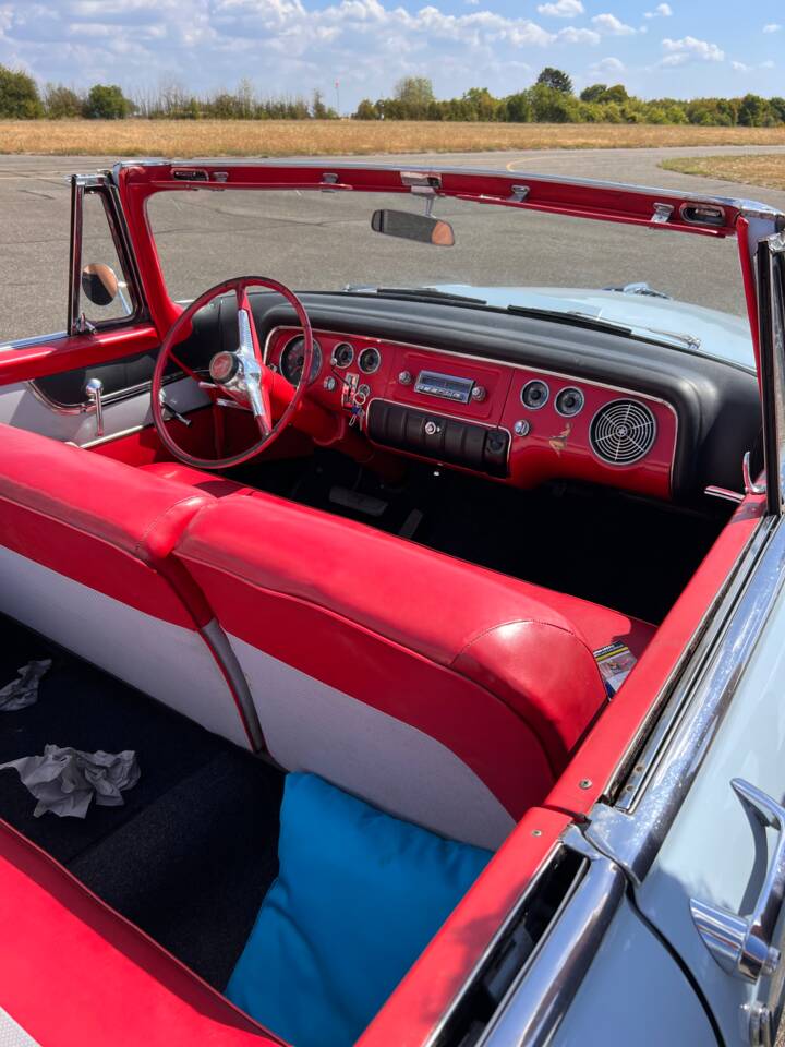 Immagine 4/6 di DeSoto Diplomat Convertible (1955)