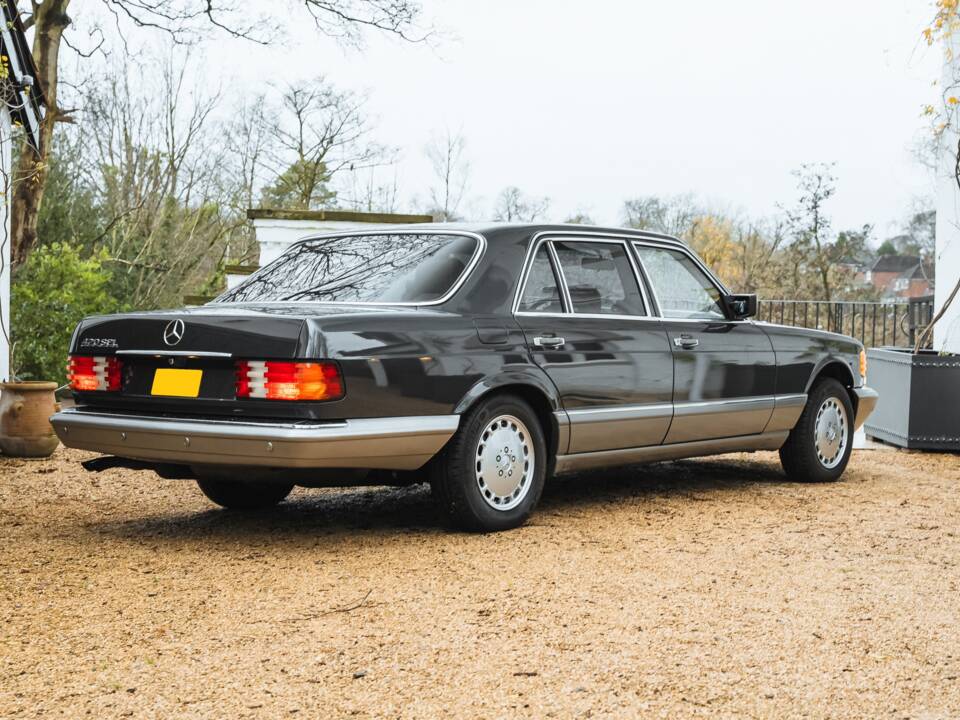 Image 16/47 of Mercedes-Benz 420 SEL (1988)