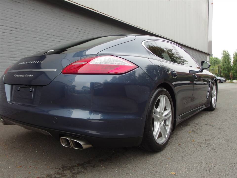 Imagen 25/99 de Porsche Panamera Turbo (2009)