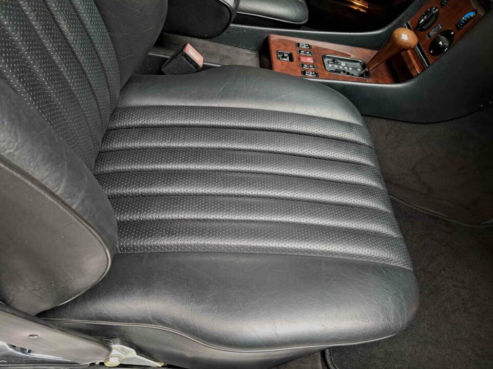 Immagine 12/26 di Mercedes-Benz 300 SL (1989)
