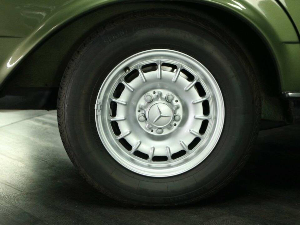 Bild 49/50 von Mercedes-Benz 300 D (1981)