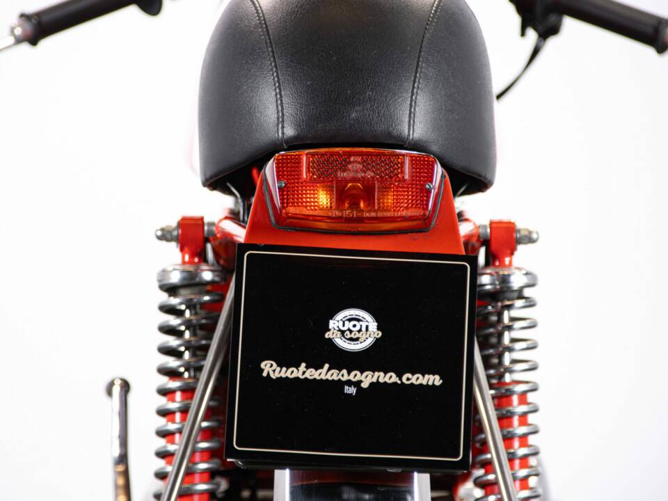 Image 12/50 of MV Agusta 350 S (1972)