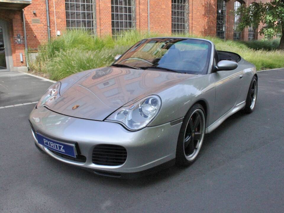 Bild 1/17 von Porsche 911 Carrera 4 (2004)