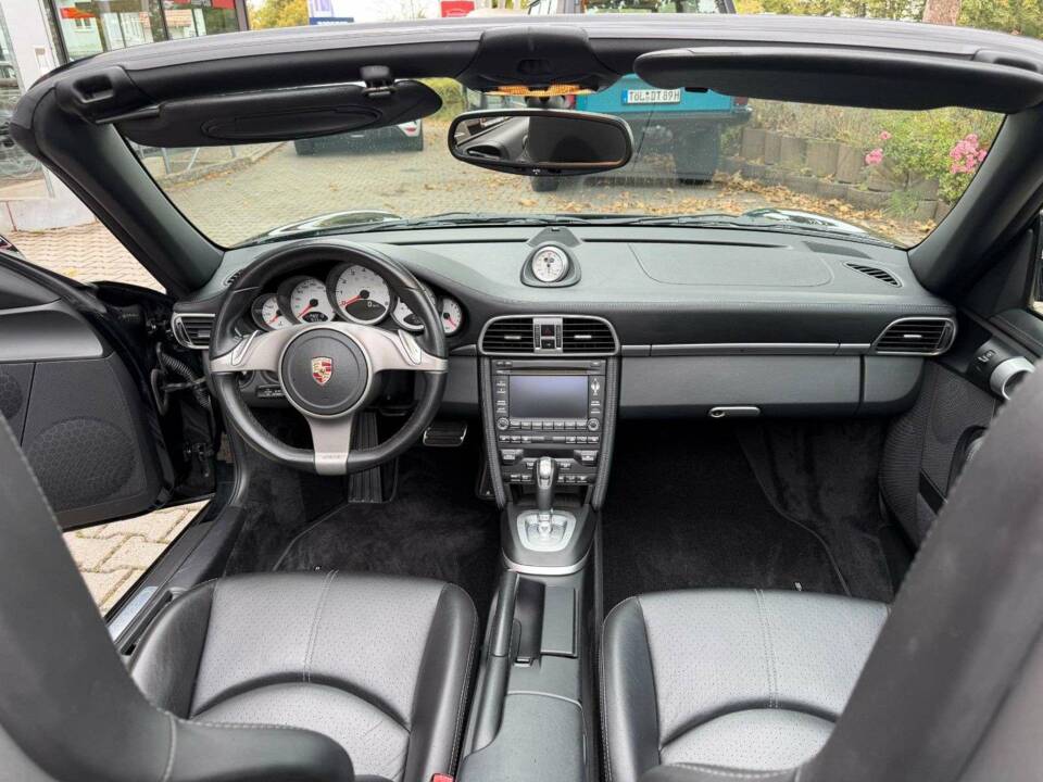 Bild 13/15 von Porsche 911 Carrera 4S (2010)