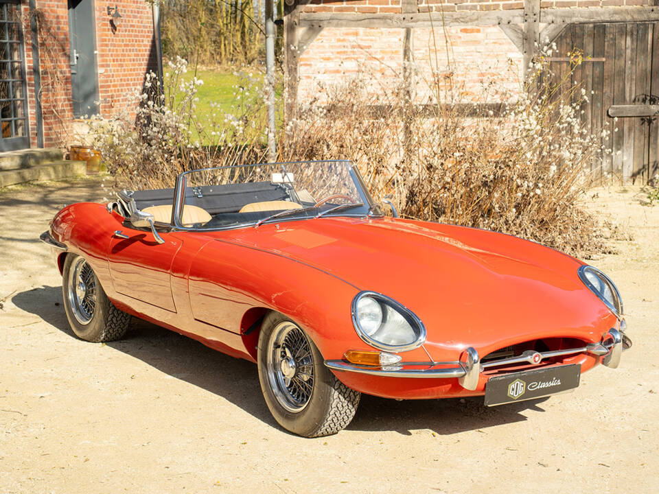 Image 13/54 of Jaguar E-Type 4.2 (1965)