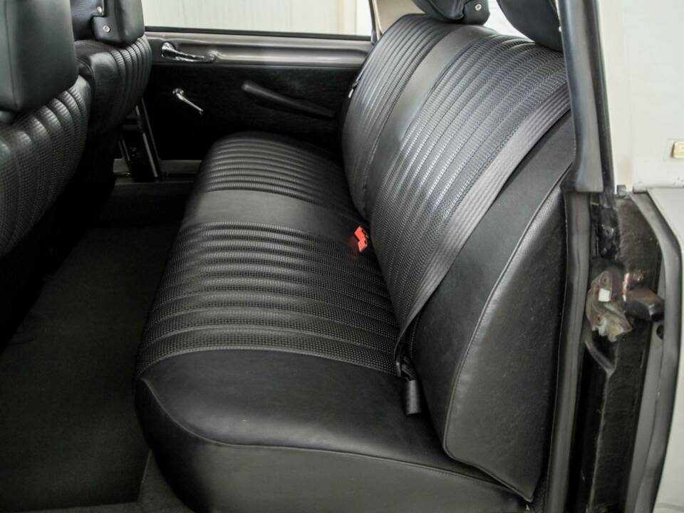 Image 39/50 of Citroën D Spécial (1971)