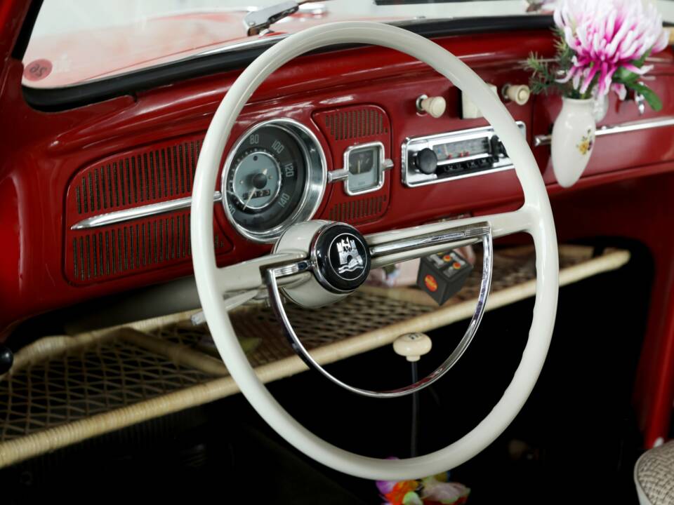 Immagine 18/50 di Volkswagen Beetle 1200 Export &quot;Dickholmer&quot; (1963)