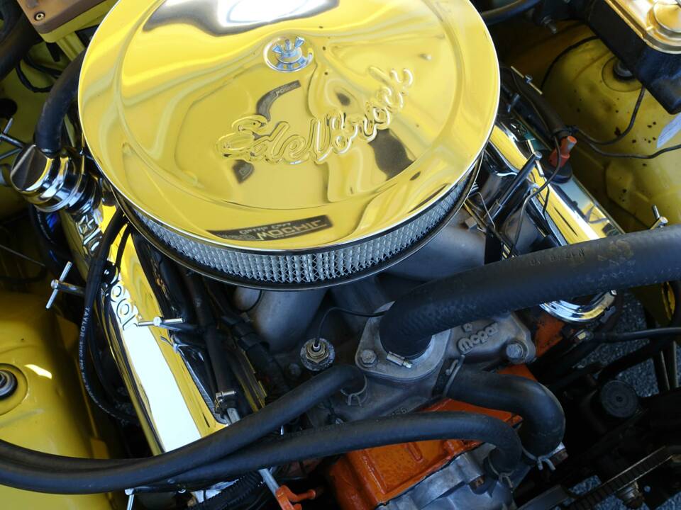 Image 14/57 of Plymouth Duster (1970)