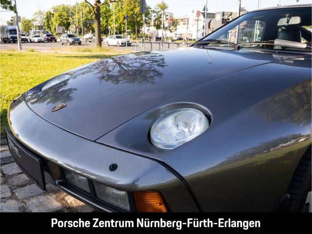 Image 34/46 of Porsche 928 S (1985)