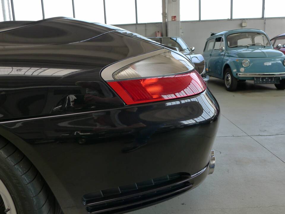 Image 31/41 of Porsche 911 Carrera 4S (2004)