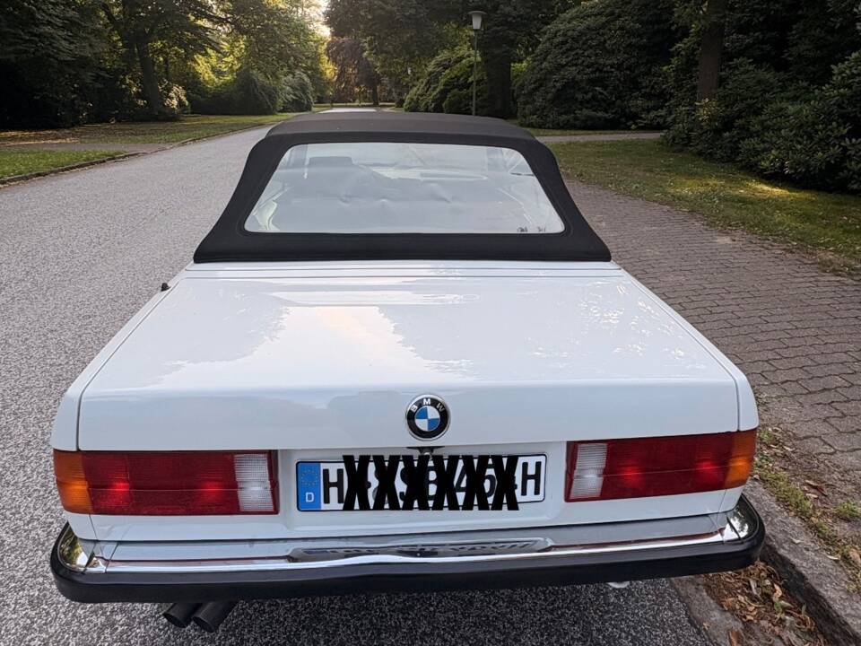 Immagine 14/75 di BMW 320i (1988)