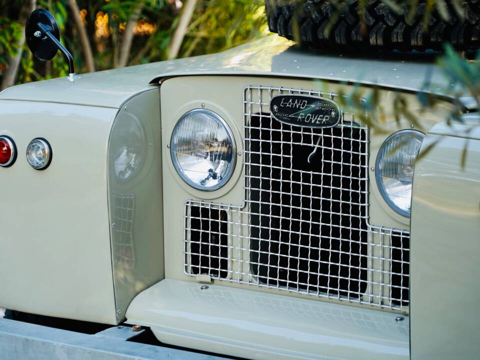 Bild 14/100 von Land Rover 88 (1968)
