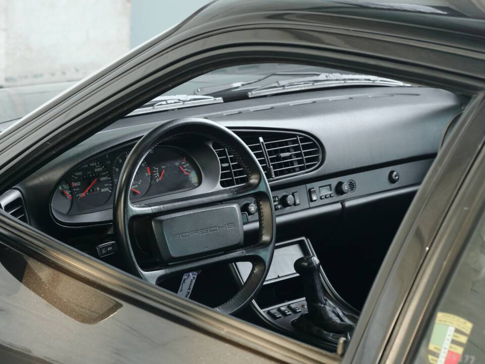 Bild 36/50 von Porsche 944 Turbo (1990)